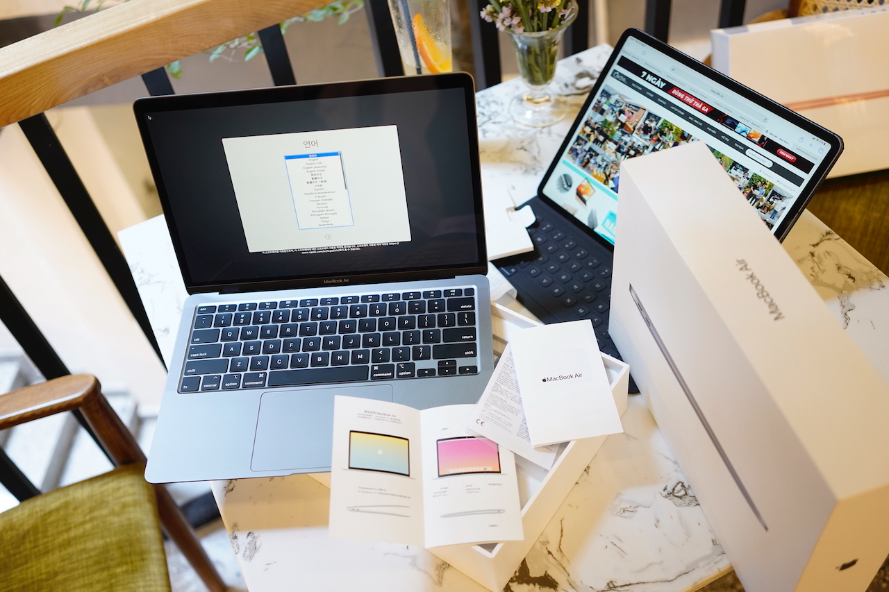 MacBook Air 2020 i5/8GB/256GB (Like New) 16 DSC7138